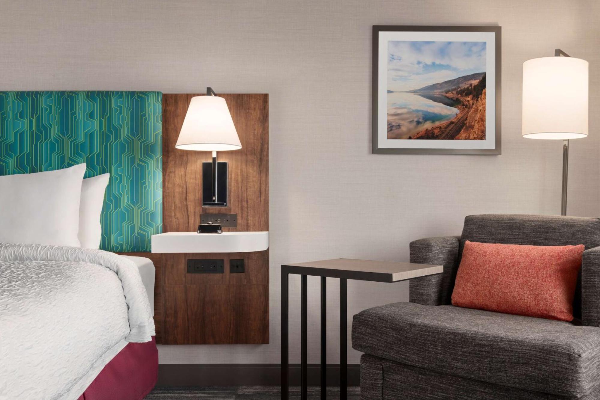 Hampton & Kelowna, British Columbia, Canada Hotel